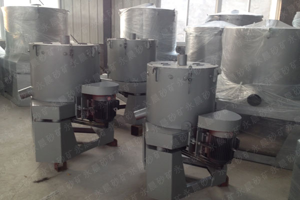 水套式离心机制作完成待发货现场(图1) 水套式离心机制作完成待发货现场(图1)